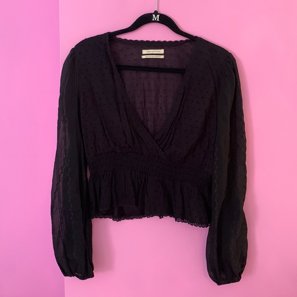 Urban outfitters women's size medium black pemblem top